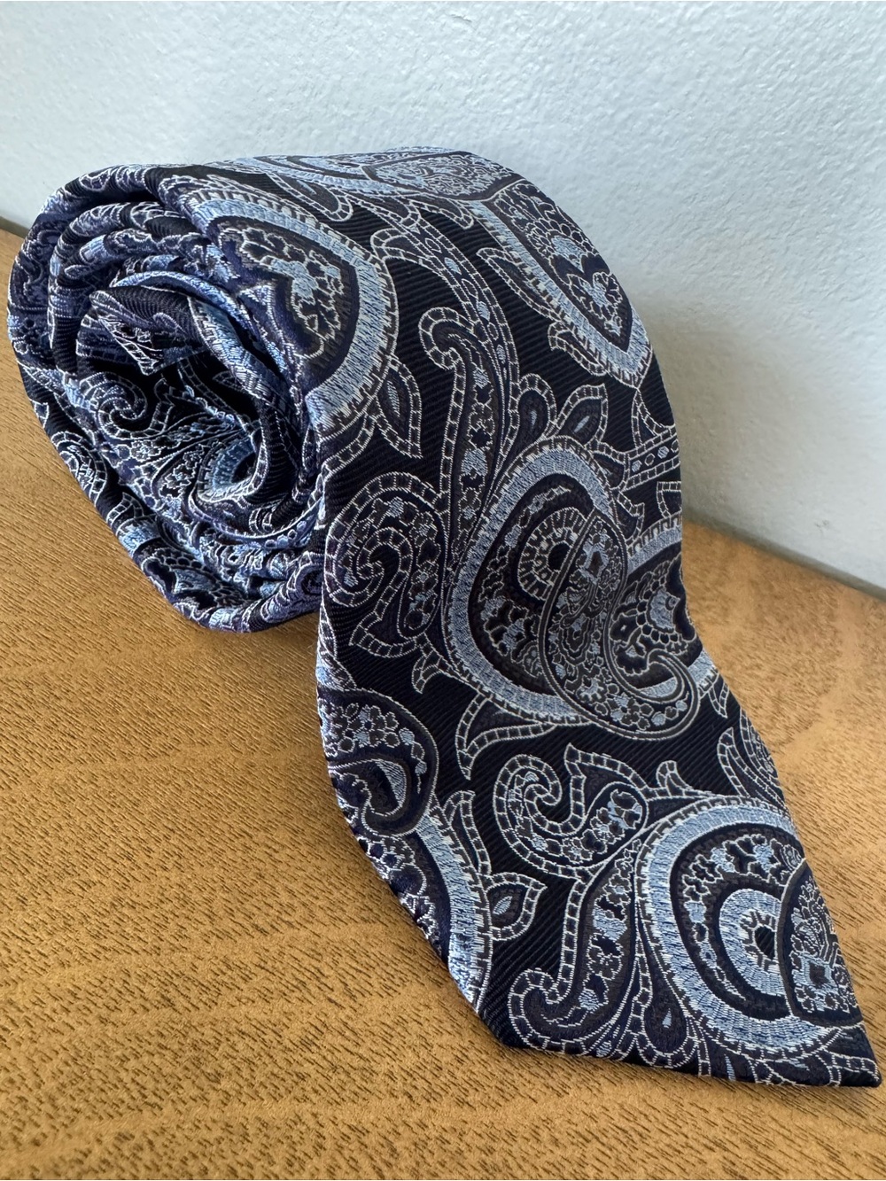 Jos. A. Bank Reserve Paisley Silk Tie in Navy and Light Blue